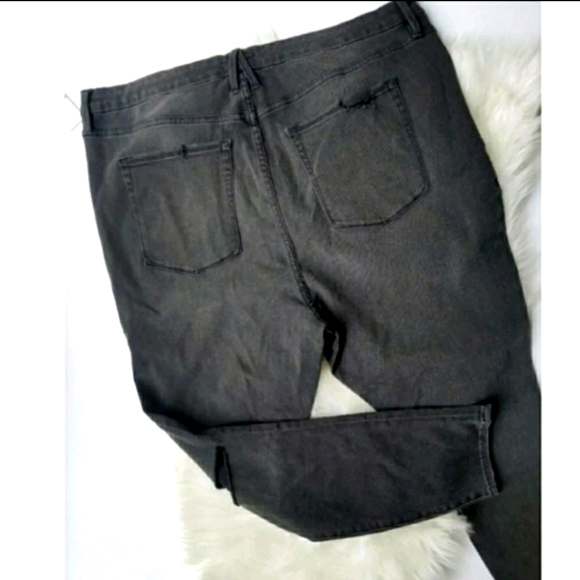 Good American Good Leg Black Wash High Rise curvy distressed Skinny Jeans - Picture 6 of 7